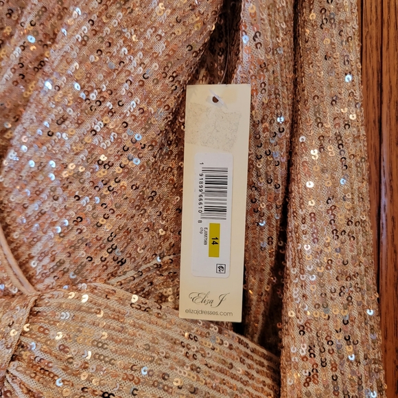 NWT Elegant Sequin Evening Gown Size 14 - Picture 6 of 7